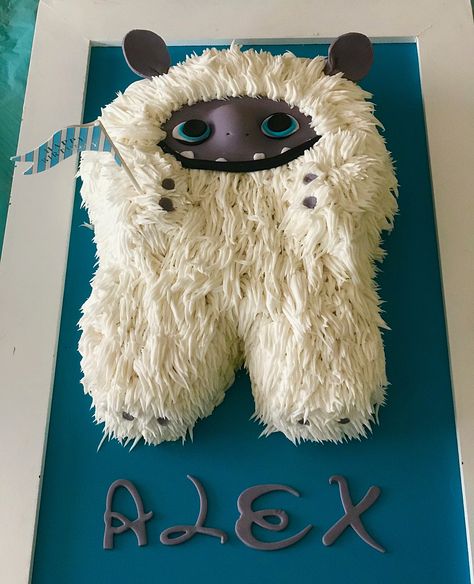 Abominable Birthday Cake Theme Yeti Birthday Cake, Yeti Themed Birthday Party, Yeti Birthday Party Ideas, Yeti Birthday, Yeti Cake, Yeti Birthday Party, Holiday Cakes Christmas, Snowman Party, Snowman Cake