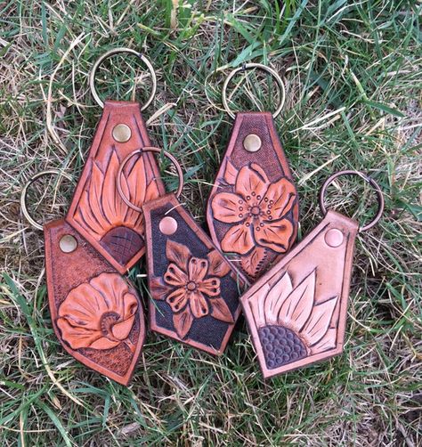 Leather Keychain Pattern, Tooled Leather Keychain, Leather Working Patterns, Keychain Pattern, Leather Designs, Adidas Shoes Mens, Leather Carving, Leather Key Fobs, Hand Tooled Leather