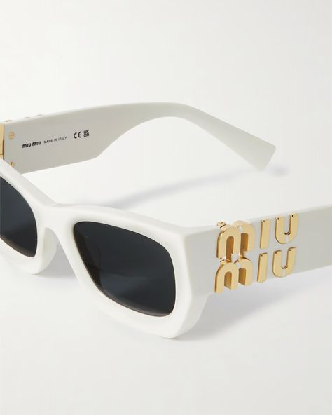 M I U M I U ^ DETAILS & CARE • White acetate • Come with a case • 100% UV protection Statement Sunglasses, Winter Sunglasses, Miu Miu Sunglasses, Sunglasses White, White Accessories, Butterfly Sunglasses, Acetate Sunglasses, Tinted Sunglasses, Eyewear Womens