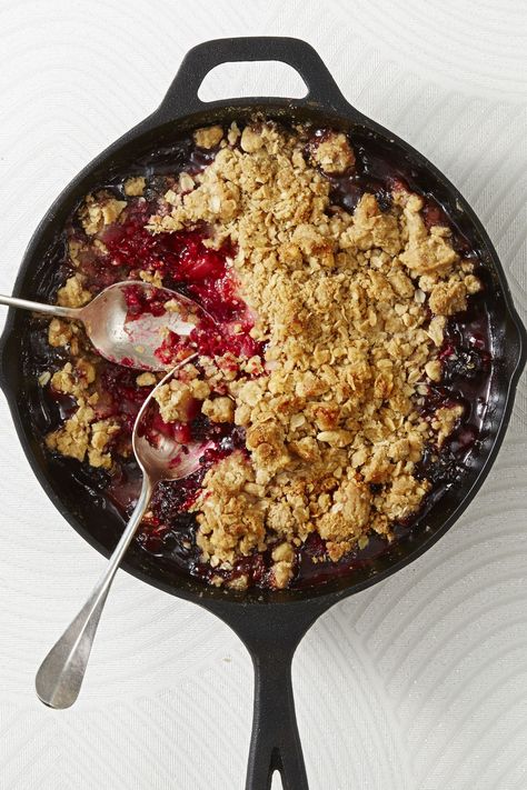 Spiced Pear and Berry Crumble - GoodHousekeeping.com Triple Berry Crisp, Berry Crumble Recipe, Apple And Berry Crumble, Mixed Berry Crisp, Berry Crisp Recipe, Mothers Day Desserts, Fun Thanksgiving Desserts, Berry Crisp, Berry Crumble