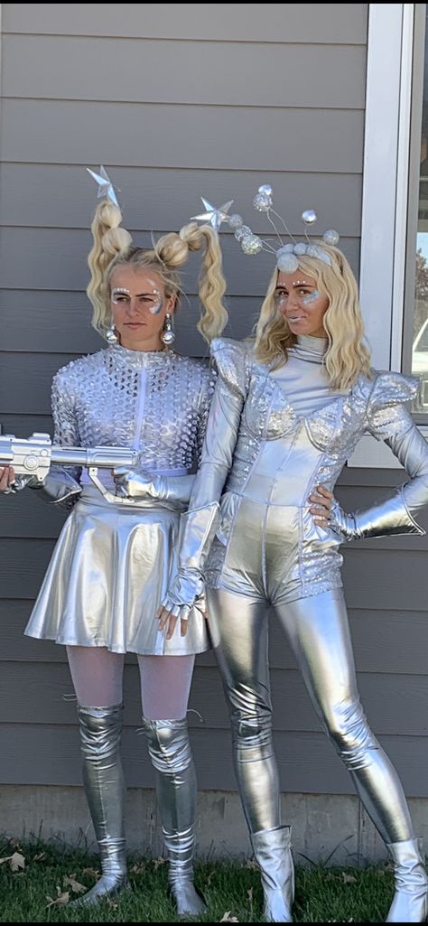 Silver Space Costume, Metallic Alien Costume, Space Woman Costume, Outer Space Costume Woman, Future Outfit Space, Space Group Costume, Galactic Costume Women, Space Halloween Costumes Women, Cosmic Party Outfit