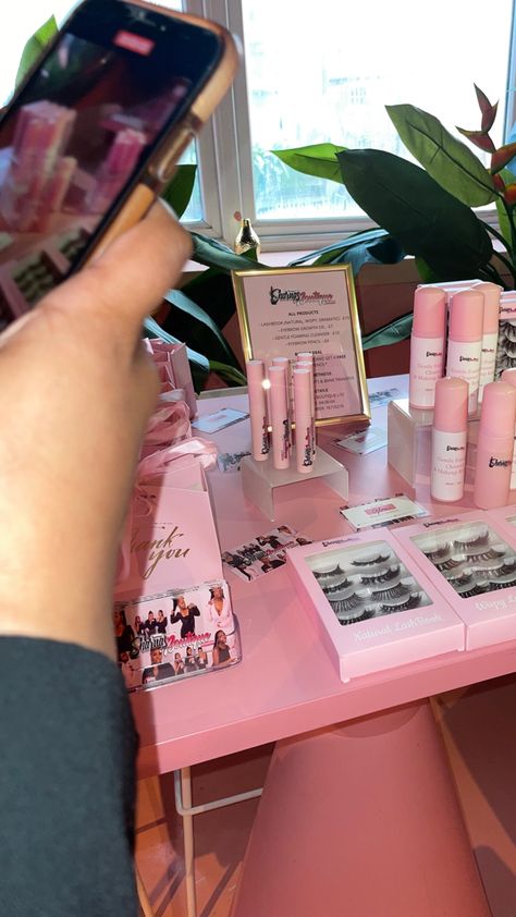 Pink Lash Tech Aesthetic, Makeup Pop Up Shop, Lash Tech Photoshoot, Pink Business Aesthetic, Beauty Business Ideas, Lash Marketing, Boring Pics, Business Ideas For Women Startups, Vision Bored