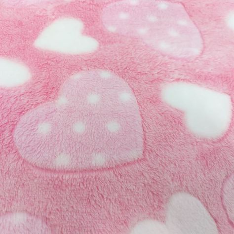 Heart Blankets, Polka Dot Blanket, Pink Blankets, Baby Olive, Blanket Roll, Cosy Blanket, Beautiful Hearts, Plush Baby Blankets, Heart Blanket