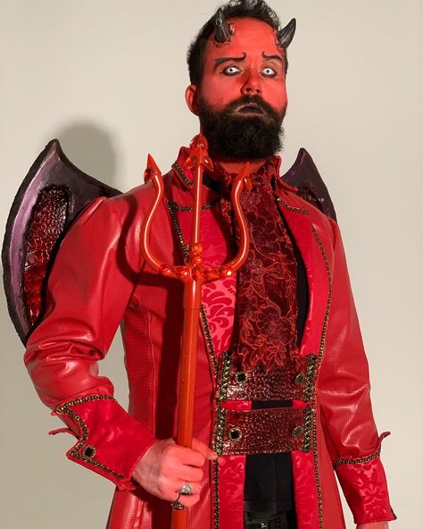 Jacket and wings custom made by Natty Lou Creations #halloween #devil #devilcostume #menscostume #halloweencostume Incubus Costume, Men Devil Costume, Male Devil Costume, Mens Devil Makeup, Devil Halloween Costume Men, Devil Makeup Men, Demon Costume Men, Devil Costume For Men, Demonic Images