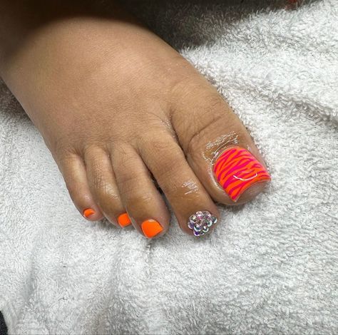 #zebraprint #orange #bling #acrylic #pedicure #gelnails Orange Gel Pedicure, Orange French Tip Pedicure, Orange Toes Nails, Orange Toenail Designs, Bright Orange Toe Nails, Orange Toe Nail Designs, Neon Orange Pedicure, Yellow Toes, Orange Pedicure