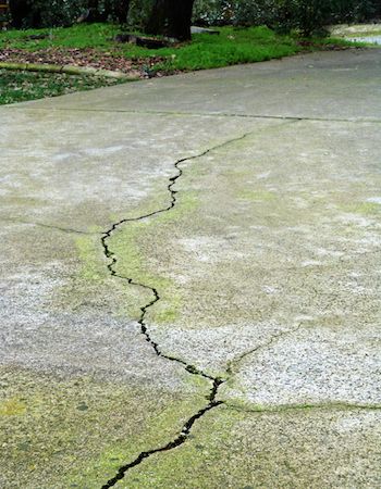 Pavers Over Concrete, Fix Cracked Concrete, Concrete Refinishing, Repair Cracked Concrete, Patio Repair, Concrete Repair Products, Diy Concrete Patio, Paint Concrete Patio, Driveway Repair