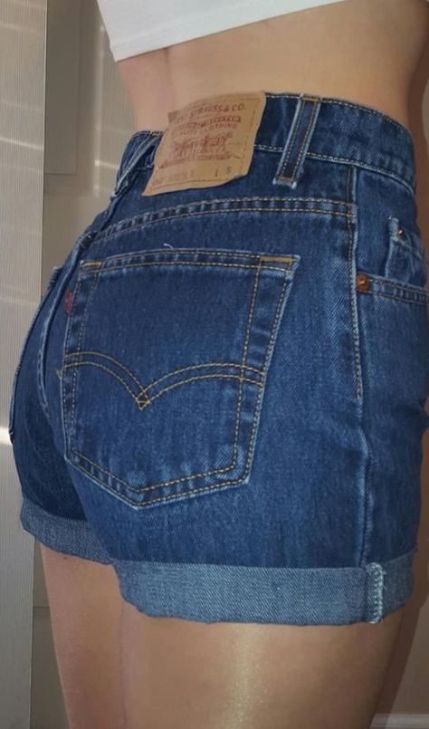 Moto Jeans Women, Summer Jean Shorts Outfit, Stylish Jeans For Men, Oc Style, Blue And White Jeans, Womens High Waisted Shorts, Summer Apparel, High Waisted Black Jeans, Summer Shorts Outfits