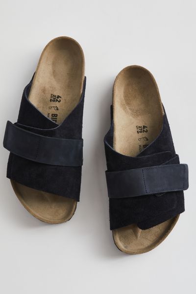 One Strap Birkenstocks, Arizona Silhouette, Birkenstock Kyoto, Wool Clogs, Birkenstock Style, Birkenstock Sandals Arizona, Men's Shoes Accessories, Suede Clogs, Suede Moccasins