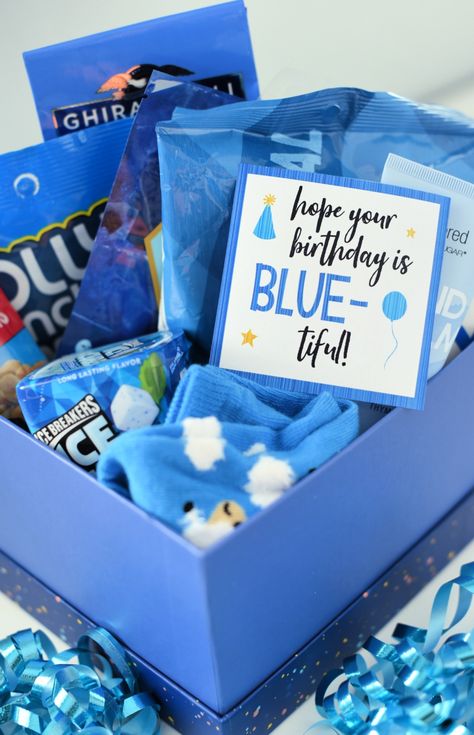 Blue Themed Birthday Gift Baskets, Blue Themed Gift Box Ideas, Blue Gift Ideas For Him, Blue Themed Birthday Gift, All Blue Gift Basket, Colored Themed Gift Baskets, Blue Birthday Box Gift, Christmas Gift Ideas For Best Friend, Blue Birthday Basket