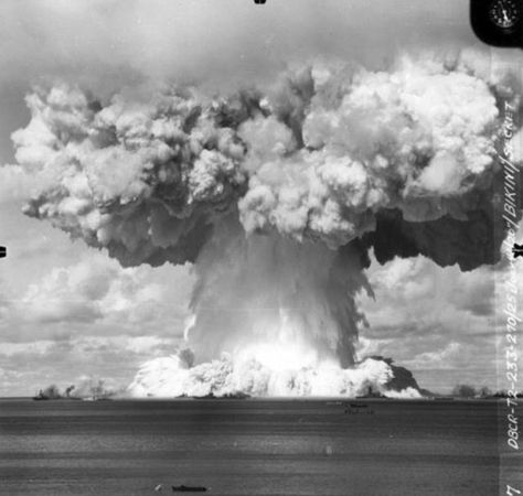 Declassified photos reveal USS Independence being blown up, alongside 77 other ships as part of atomic tests in 1946. Mushroom Cloud, Nuclear Test, D Day Landings, E Mc2, Marshall Islands, National Archives, Hiroshima, Pompeii, End Of The World