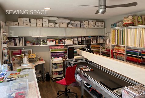 Long Arm Quilting Room Layout, Industrial Sewing Room, Sewing Studios, Craft Room Organization Storage, Craft Studios, Quilt Room, Sewing Room Inspiration, Craft Spaces, Studio Layout