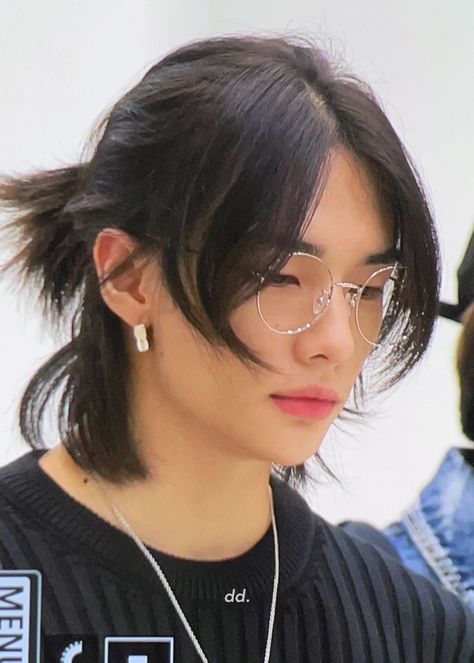 Skz Drawing Reference, Top Styles For Women, Korean Hair Trends, People With Glasses, Korean Hair, Straykids Hyunjin Photoshoot, Cool Glasses, Hair Tattoos, Hair Reference