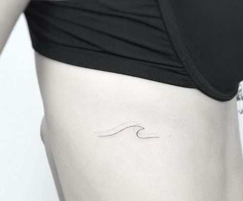 Girl Tattoo Ideas, Small Inspirational Tattoos, Tattoo Ideas Minimalist, Shell Tattoos, Wave Tattoo, Sweet Tattoos, Bad Tattoos, Most Popular Tattoos, Girl Tattoo