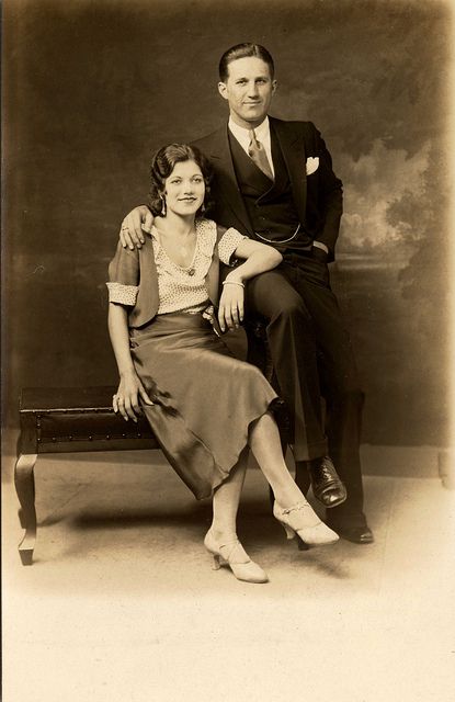 Vintage photo of sophisticated couple Vintage Couples Photos, Vintage Couple Photoshoot, 1950s Couple, Sophisticated Couple, Vampire Au, Couple Vintage, Couple Inspiration, Vintage Couple, Victorian Couple