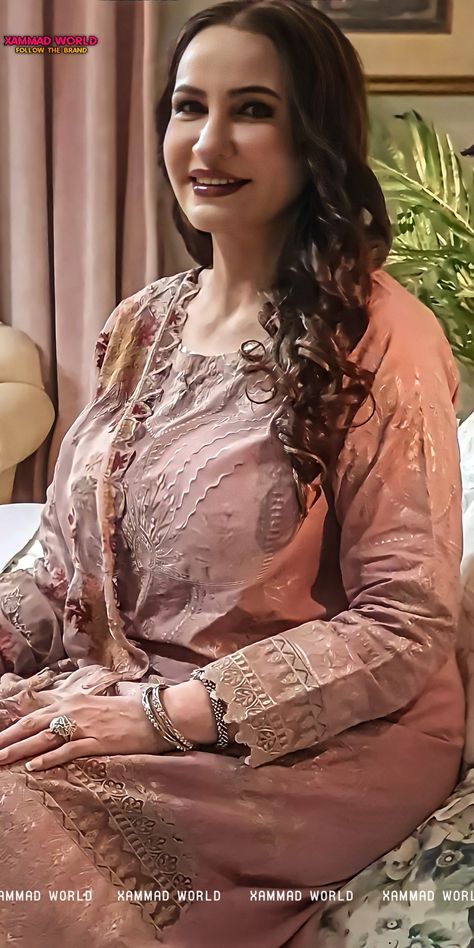 Saba Faisal Saba Faisal, Beautiful Lipstick, Ayeza Khan, Pakistani Actress, Actress Photos, Victorian Dress, Coco, Actresses, Beauty