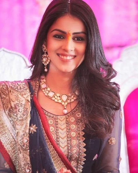 1,581 Likes, 4 Comments - Die_heart_Fan_of_genelia (@genelia_die_heart_fans) on Instagram: “#genelia #cute #geneliadeshmukh #riteshdeshmukh #nk” Die Heart, Diva, Saree, Fan, On Instagram, Instagram