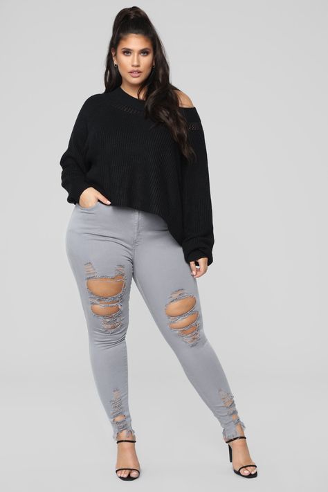 Don't Get Too Chilly Sweater - Black PlusSizeSummerStyle #summervivibes #plussizefashionista #ootd #plussizequeen #plussize #summerfashion. https://whispers-in-the-wind.com/the-ultimate-plus-size-outfit-guide-summer-in-style/?504 Look Plus Size, Plus Size Models, Black Women Fashion, Curvy Girl Outfits, Curvy Outfits, Plus Size Jeans, Look Plus, Sweater Black, Curvy Fashion