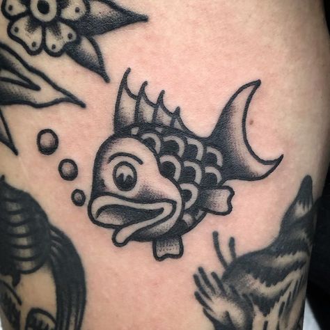 Traditional Tattoo Animals, Palm Size Tattoos, Trippy Tattoo Ideas, Small Traditional Tattoo, Traditional Tattoo Black And White, Traditional Tattoo Outline, Trippy Tattoo, Traditional Tattoo Flash Art, P Tattoo