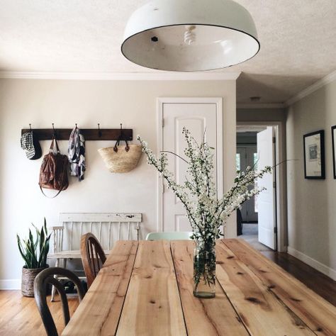 simply-divine-creation: Alison Little (breadandolives) Minimalist Dekor, Decor Ikea, Rustic Dining Room, Farmhouse Dining Room, Decoration Inspiration, Minimalist Home Decor, Style At Home, Decor Minimalist, Farmhouse Dining