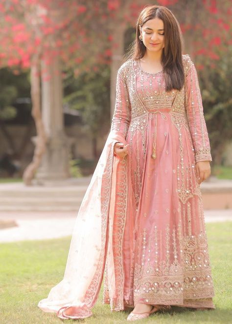 Pakistani Party Wear Dresses, Yumna Zaidi, Latest Bridal Dresses, Tastemade Recipes, Cute Short Dresses, Pakistani Wedding Outfits, Stylish Short Dresses, Pakistani Fancy Dresses, Beautiful Pakistani Dresses