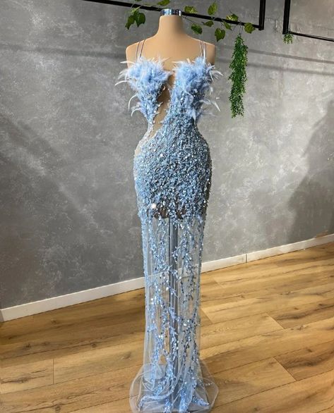 Ostrich Feather Dress Gowns, Mertensia Virginica, Ostrich Feather Dress, Dresses Glamour, Traditional Wedding Attire, Ostrich Feather, Lace Evening Dresses, Feather Dress, Fantasy Dress