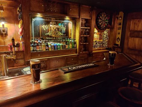 Diy Irish Pub Basement, Shop Bar Ideas, Backyard Shed Bar Ideas, Garage Bars, Home Pub Ideas, Irish Pub Design, Backyard Pub, Irish Pub Decor, Garage Pub