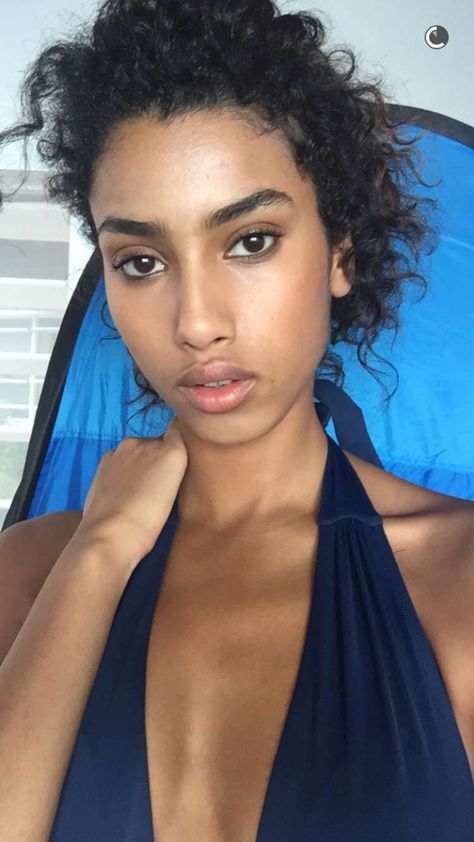 Imaan Hammam ~ snapchat Imaan Hammam Selfie, Imaan Hammam, Nba Basketball Art, Basketball Art, Makeup Kit, Weave Hairstyles, Makeup Yourself, Style Icons, Snapchat