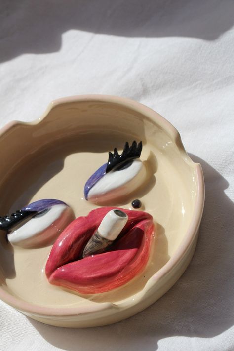 Ceramics Ashtray, Sculpture Art Clay, Cerámica Ideas, Clay Diy Projects, Diy Ceramic, Clay Crafts Air Dry, Keramik Design, Pottery Crafts, Diy Pottery