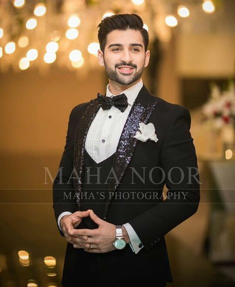 Blazer For Men Wedding, Best Wedding Suits For Men, Indian Wedding Suits Men, Bride Groom Photoshoot, Indian Wedding Clothes For Men, Best Wedding Suits, Groom Dress Men, Bride Photos Poses, Indian Wedding Poses