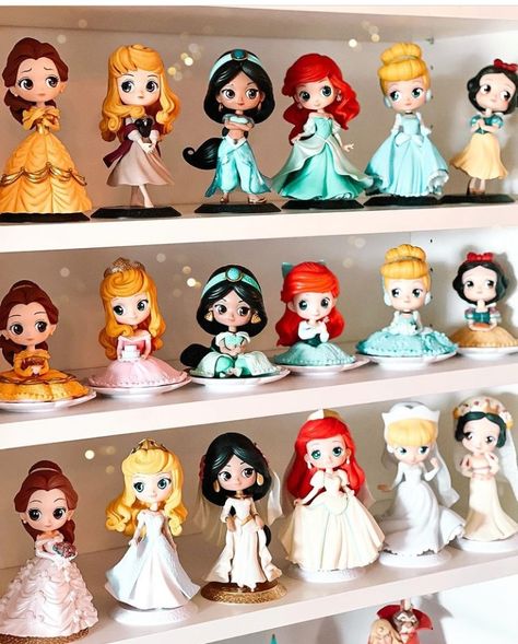 Disney Princess Figurines, Disney Princess Doll Collection, Deco Disney, Casa Disney, Disney Room Decor, Funko Pop Dolls, Drawing Cartoon Faces, Funko Pop Toys, Disney Rooms