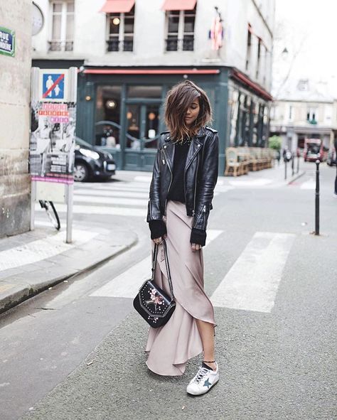 Zoé A. || LBDZ (@babiolesdezoe) • Instagram photos and videos Style Désinvolte Chic, Rock Outfit, Fashion Business, Fashion App, Mode Inspo, Street Style Looks, Black Leather Jacket, Looks Style, Street Styles