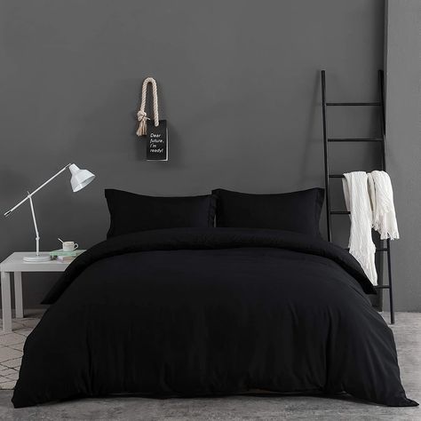 The perfect duvet cover for the dark modern minimalist bedroom design. The reversible brushed microfibre bedding is exceptionally soft and extremely durable. Its features include hidden zipper closures and corner ribbons. Made of non-fade fabric, the bedding is machine-washable, wrinkle-free, and simply stunning. Dark Modern Minimalist, Modern Minimalist Bedroom Design, Modern Duvet Covers, Dark Modern, Modern Minimalist Bedroom, Best Duvet Covers, Minimalist Bedroom Design, Bed Quilt Cover, Double Duvet Covers