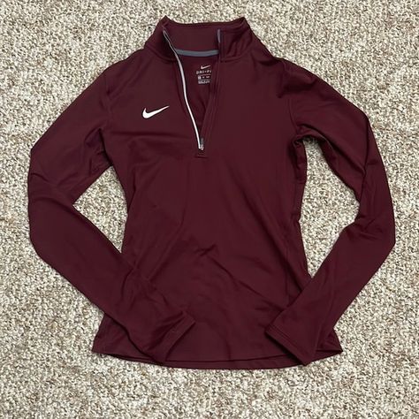 Womens Nike Half Zip Up Pullover Jacket Size XS Clothes Nike Women, Cute Zip Up Jackets, Fitted Zip Up, Nike Womans Outfits, Nike Half Zip Outfit, Nike Jacket Aesthetic, Nike Women Clothes, Nike Clothes Women, Nike Outfits For Women