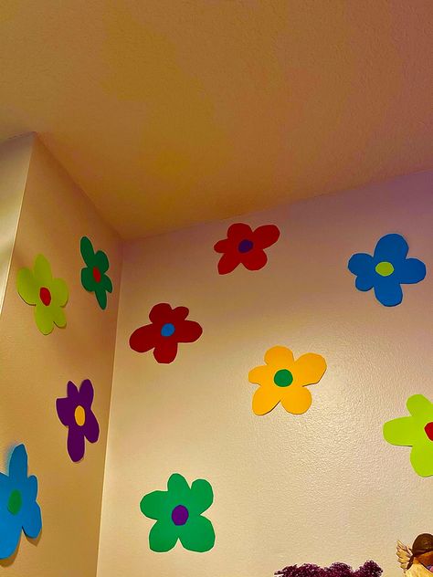 Indie Wall Mural, Y2k Wall Decor Ideas, Indie Wall Painting, Kidcore Aesthetic Room, Golf Le Fleur Flower, Indie Wall Art, Tyler Aesthetic, Indie Wall Decor, Indie Flowers