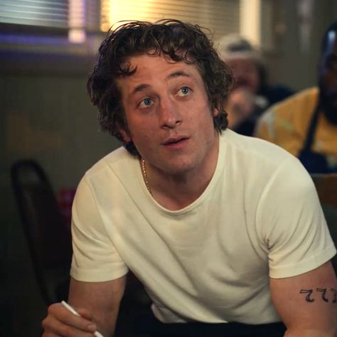 Jeremy Allen White - Carmen Berzatto Lip Gallagher, White Calvin Klein, Allen White, Jeremy Allen White, White Boys, The Bear, Celebrity Crush, Pretty People, A Man