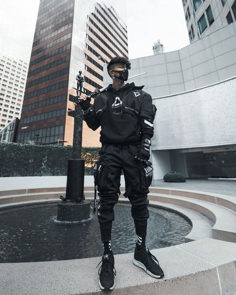 Fabric of the Universe® on Instagram: "There’s a city to conquer Agent @devinlarscheid taking over the sector . . . #fabricoftheuniverse #techwear #streetwear #cyberpunk #futureculture #membersoftheuniverse" Fabric Of The Universe Techwear, Techwear Design, Tactical Outfit, Watch Hacks, Japanese Techwear, Fabric Of The Universe, Apple Watch Hacks, Streetwear Cyberpunk, Futuristic Clothing