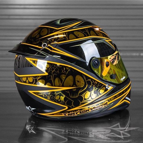 Helmet Design Ideas, Custom Helmet Design, Cool Bike Helmets, Custom Motorcycle Paint Jobs, Motorcycle Helmet Design, Biker Helmets, Helmet Concept, Cool Motorcycle Helmets, Motorcycle Paint Jobs