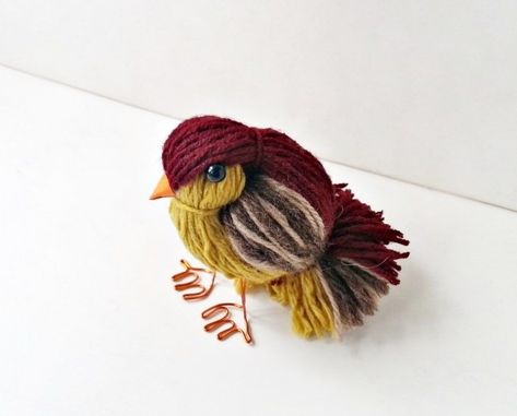 Got too much yarn laying around? Don’t know what to do will those pieces? This cute little yarn bird is super fun and easy to make. Check out the tutorial and give it a try! Leftover Yarn, Diy Yarn Crafts, Bird Crafts, Yarn Diy, Craft Tutorial, Yarn Projects, Glue Crafts, Recycled Crafts, Beautiful Knitting