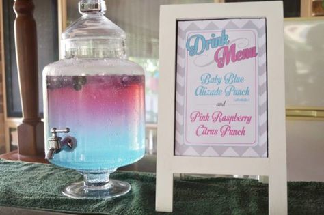 http://www.babyshowerideas4u.com/what-will-it-bee-gender-reveal/ Gender Reveal Punch Ideas, Gender Reveal Drinks Recipes, Gender Reveal Drink Ideas, Gender Reveal Punch, Gender Reveal Baby Shower Ideas, Gender Reveal Drinks, Fiesta Gender Reveal Party, Pink Or Blue Gender Reveal, Gender Reveal Party Food