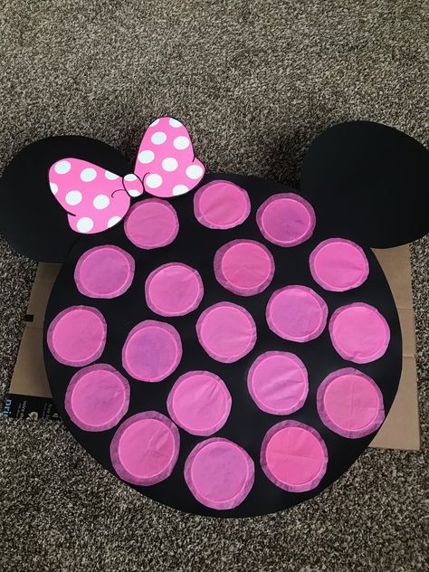 Minnie Mouse punch party game. Small Minnie Mouse Party, Minnie Mouse Birthday Party Game Ideas, Minnie Party Games, Minnie Mouse Trunk Or Treat Ideas, Minnie Mouse Birthday Party Activities, Outdoor Minnie Mouse Birthday Party, Minnie Mouse Birthday Party Games, Minnie Mouse 5th Birthday Party Ideas, Minnie Mouse Birthday Games