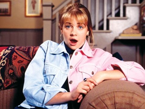 Get creative with your denim. Clarissa Explains It All, Melissa Joan Hart, 90s Girl, Sabrina Spellman, Her Music, Looks Vintage, On Set, Nickelodeon, 90s Fashion