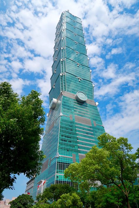 Taipei 101 Photography, Beautiful Skyscrapers, Being On Your Own, Taipei Travel, Taipei 101, Aemond Targaryen, Tall Buildings, Skyscraper Architecture, Taipei Taiwan