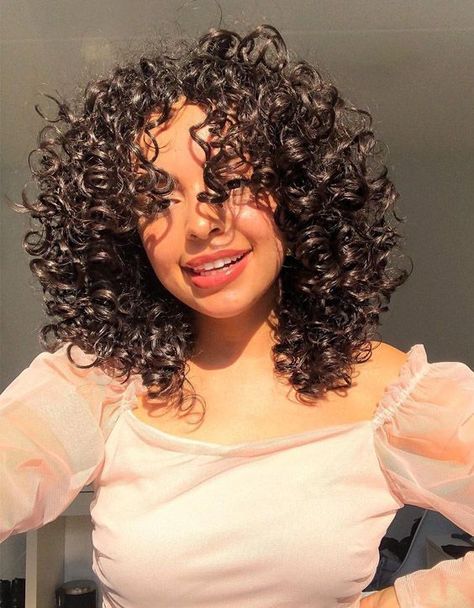 Waves Tutorial, Shoulder Length Curly Hair, Natural Curly Hair Cuts, Medium Length Curly Hair, Curly Hair Photos, Curly Haircuts, Short Curly Haircuts, Beautiful Curly Hair, Haircuts For Curly Hair