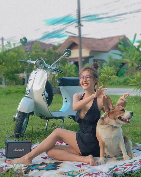 {~Vespa Pin_Up Lambretta Pin_Up CaZar~} Vespa Lambretta, Scooter Girl, Pin Up, Wheel, Bike, Cars