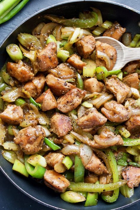 Black Pepper Chicken Stir Fry, Green Bell Pepper Recipes, Pepper Chicken Stir Fry, Green Pepper Recipes, Celery Recipes, Black Pepper Chicken, Healthy Nutrition Plan, Bell Pepper Recipes, Pepper Chicken