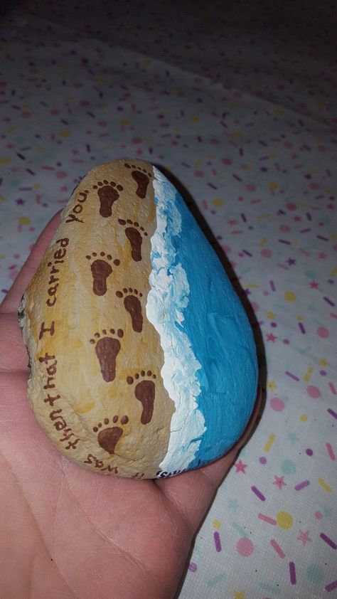 Rock Design Ideas, Seashell Letter, Beach Rock Art, Diy Rock Art, Sand Crafts, Painted Rocks Craft, Sand Painting, Painted Rocks Diy, Rock Painting Ideas Easy