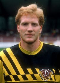 Matthias Sammer of Borussia Dortmund in 1987. Matthias Sammer, Dynamo Dresden, I Love Football, European Soccer, Steven Gerrard, Football Legends, Zinedine Zidane, European Football, Love Football