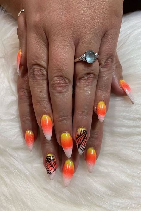 Candy Corn Nail Ideas, Halloween Nail Polish Ideas, Simple Halloween Nail Ideas, Corn Nails, Halloween Nail Colors, Candy Corn Nails, Horror Nails, Cartoon Nails, Holloween Nails