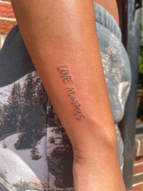 Dad Handwriting Tattoo, Side Of Wrist Tattoo, Handwriting Tattoo, Tattoo Side, Handwriting Tattoos, Tattoo 2023, Tattoo Wrist, Dad Tattoos, Side Tattoos