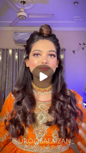 Mang Tikka Hairstyle, Tikka Jewelry Hairstyles, Tikka Hairstyle, Tikka Jewelry, Mang Tikka, Curtain Bangs, Curled Hairstyles, Down Hairstyles, Makeup Artist